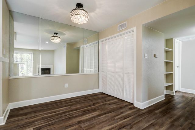 10101 S Gessner Road 701, Houston, TX 77071