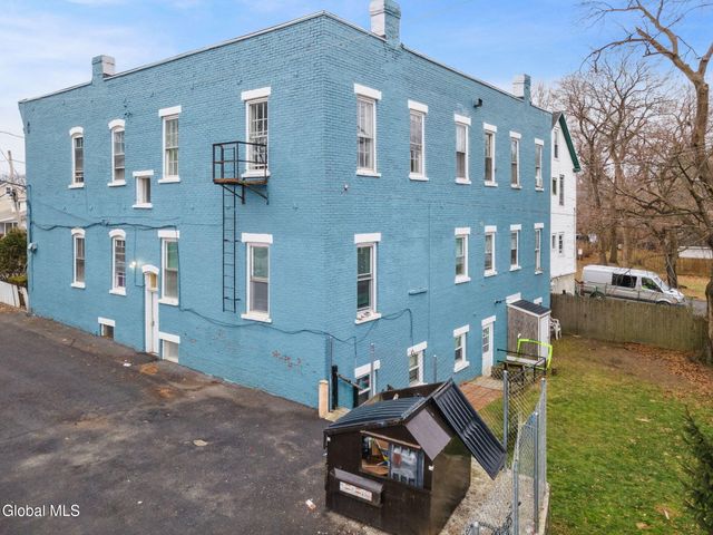 19 Idlewild Park, Watervliet, NY 12189