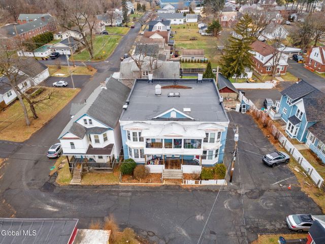 19 Idlewild Park, Watervliet, NY 12189