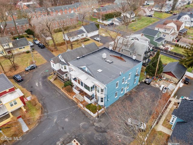 19 Idlewild Park, Watervliet, NY 12189