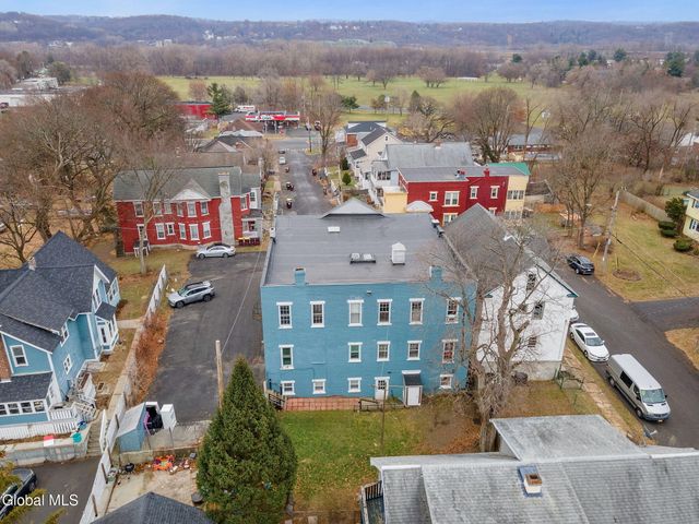 19 Idlewild Park, Watervliet, NY 12189