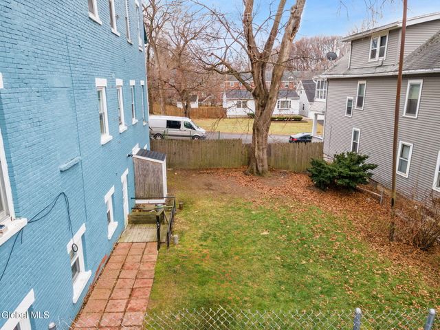 19 Idlewild Park, Watervliet, NY 12189