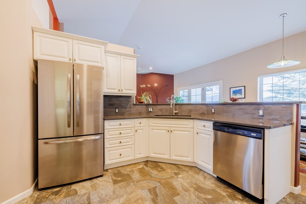Image 14 of property listing at 2028 Flowerree Street, Helena, MT 59601
