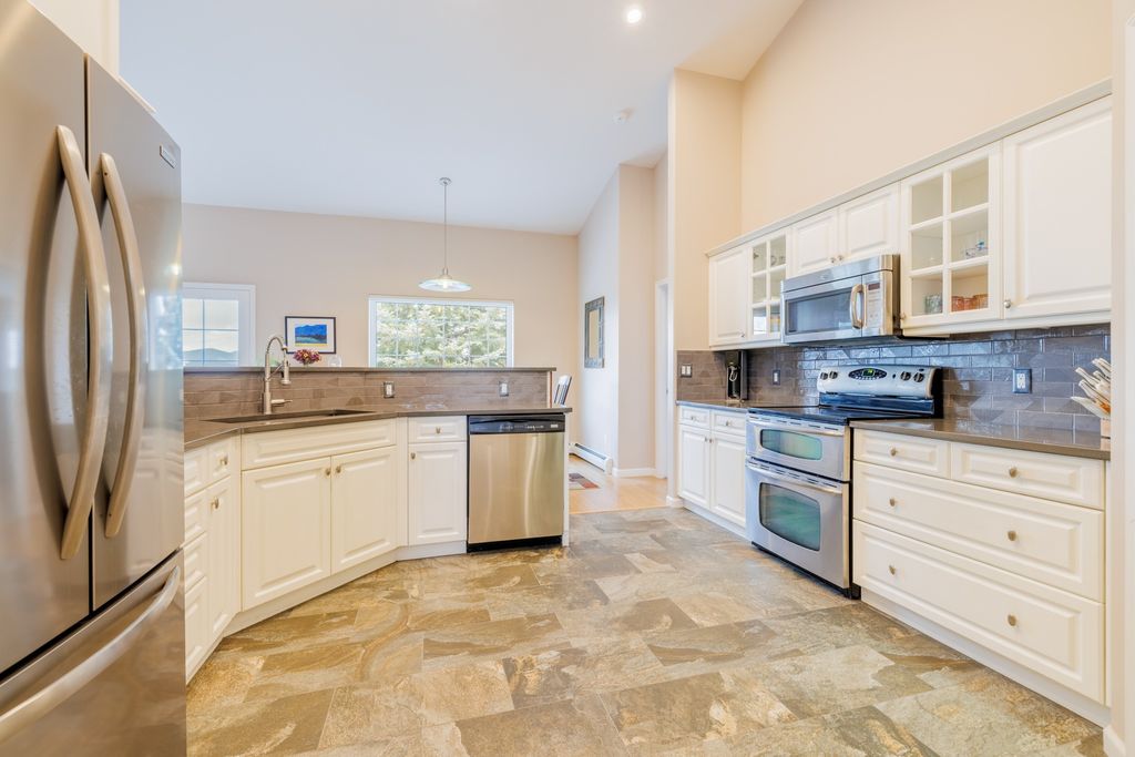 Image 15 of property listing at 2028 Flowerree Street, Helena, MT 59601