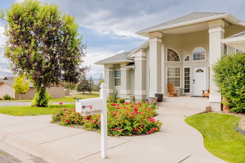Image 2 of property listing at 2028 Flowerree Street, Helena, MT 59601
