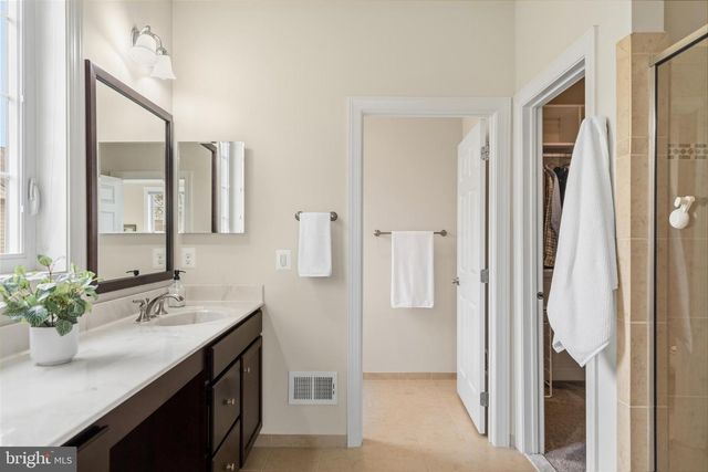 44568 GRANITE RUN TER, Ashburn, VA 20147