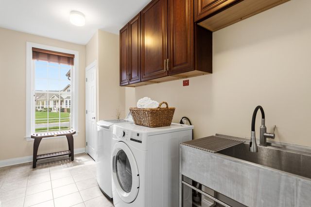 44568 GRANITE RUN TER, Ashburn, VA 20147