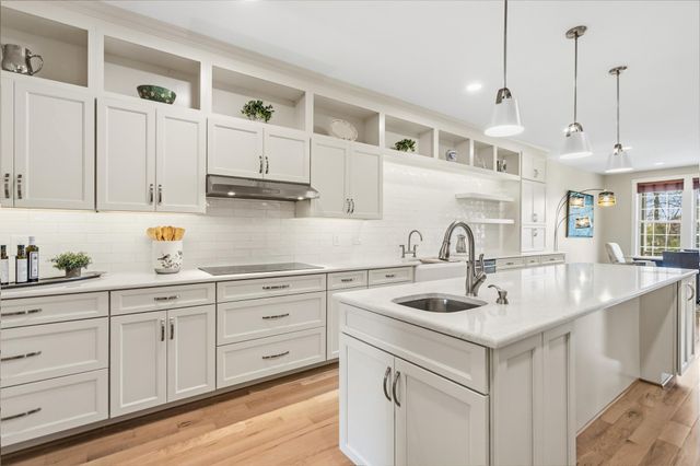 44568 GRANITE RUN TER, Ashburn, VA 20147