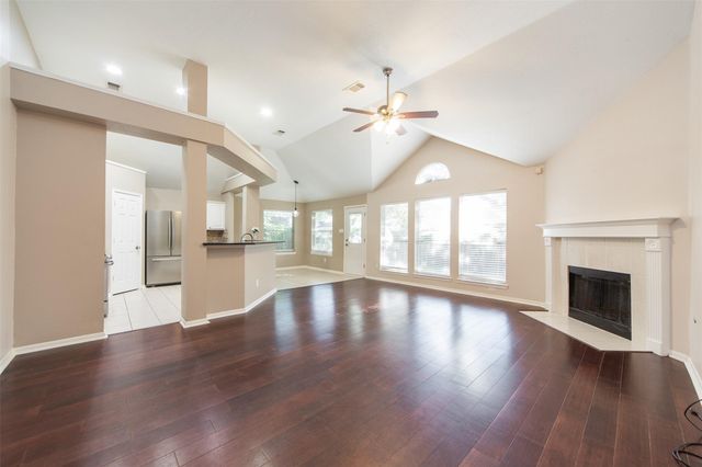3114 Glenwood Dr, Pearland, TX 77584