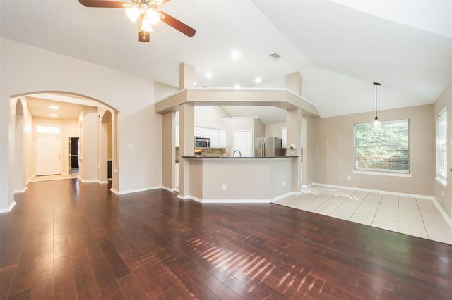 3114 Glenwood Dr, Pearland, TX 77584