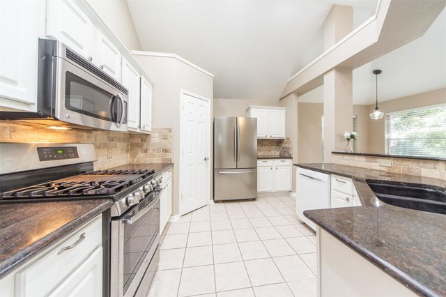 3114 Glenwood Dr, Pearland, TX 77584