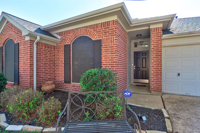 3114 Glenwood Dr, Pearland, TX 77584