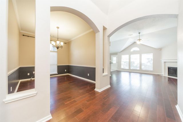 3114 Glenwood Dr, Pearland, TX 77584