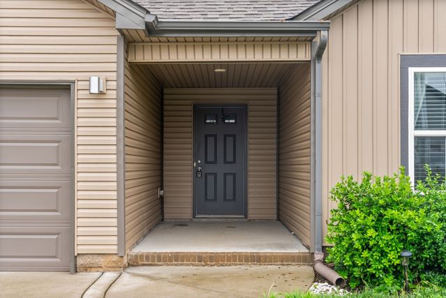 204 King Rd, Clarksville, TN 37042