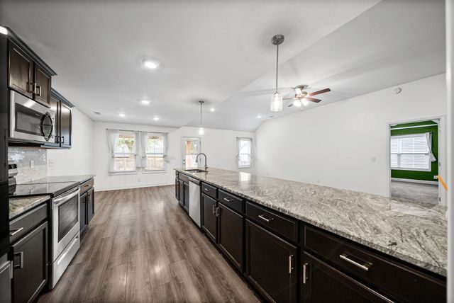 204 King Rd, Clarksville, TN 37042
