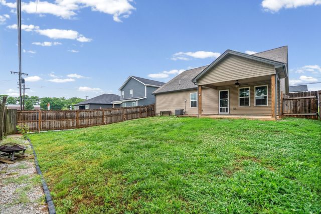 204 King Rd, Clarksville, TN 37042