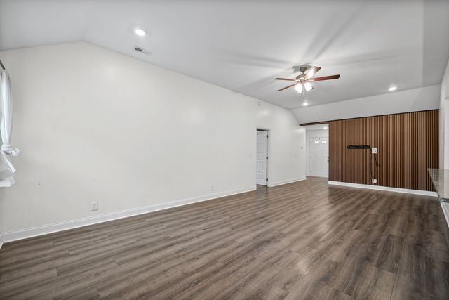 204 King Rd, Clarksville, TN 37042