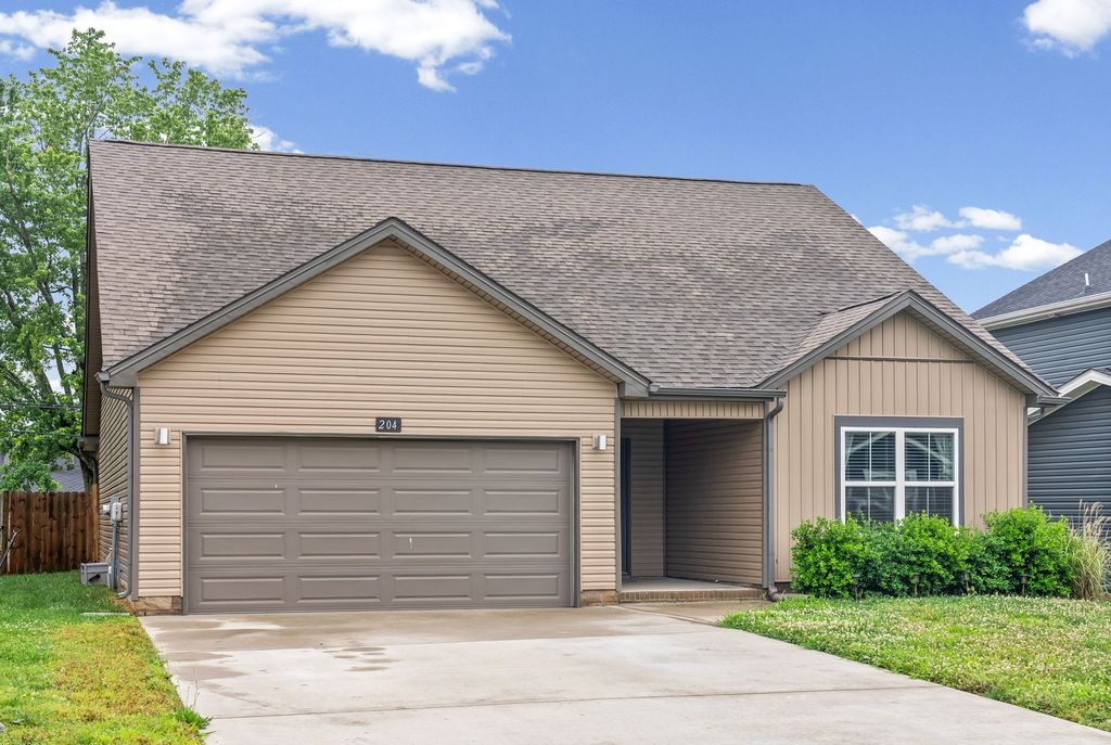 204 King Rd, Clarksville, TN 37042