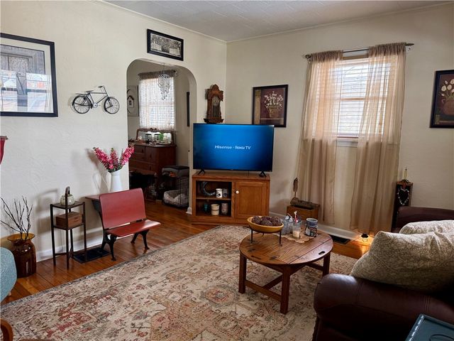 412 Brown Ave, City Of But Se, PA 16001