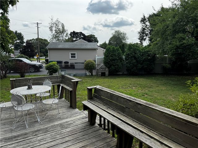 18 Leslie Road, Warwick, RI 02888