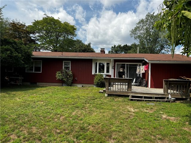 18 Leslie Road, Warwick, RI 02888