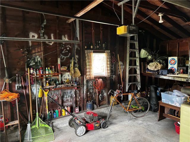 18 Leslie Road, Warwick, RI 02888