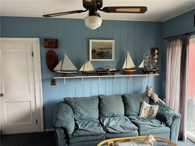 18 Leslie Road, Warwick, RI 02888