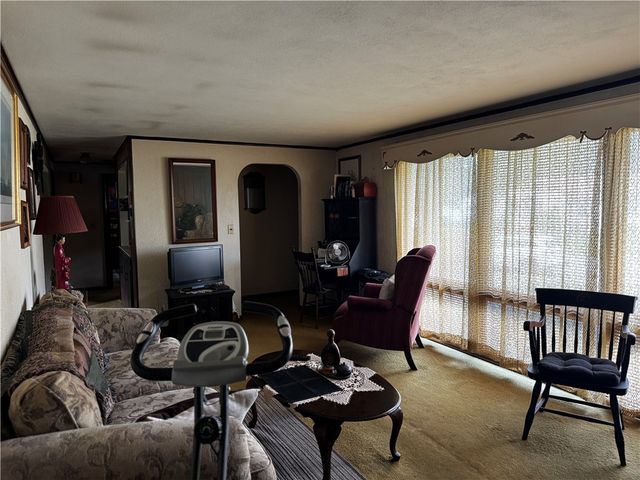 18 Leslie Road, Warwick, RI 02888