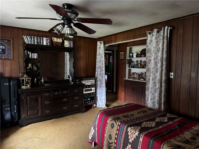 18 Leslie Road, Warwick, RI 02888