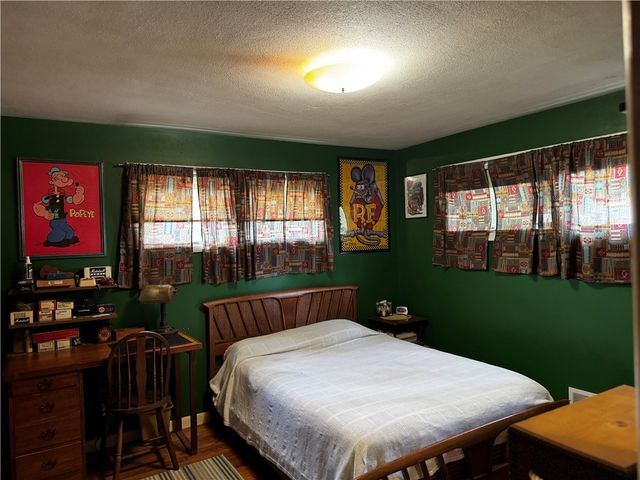 18 Leslie Road, Warwick, RI 02888
