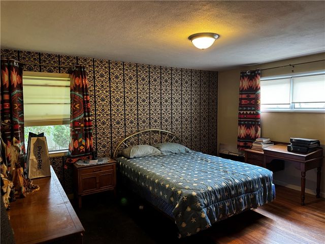 18 Leslie Road, Warwick, RI 02888