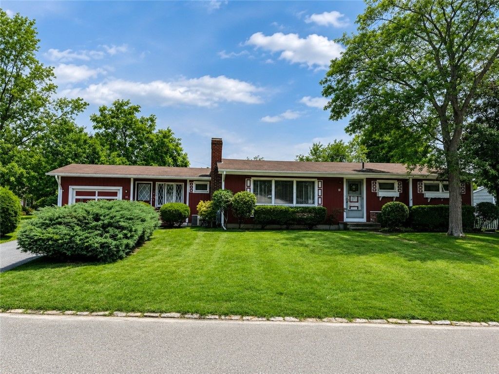 18 Leslie Road, Warwick, RI 02888
