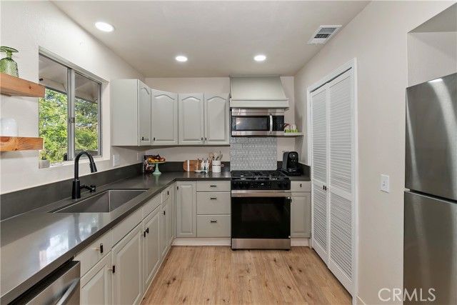 696 Rose Lane, Twin Peaks, CA 92391