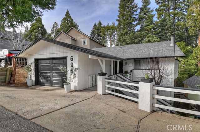 696 Rose Lane, Twin Peaks, CA 92391