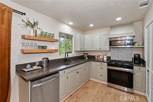 696 Rose Lane, Twin Peaks, CA 92391