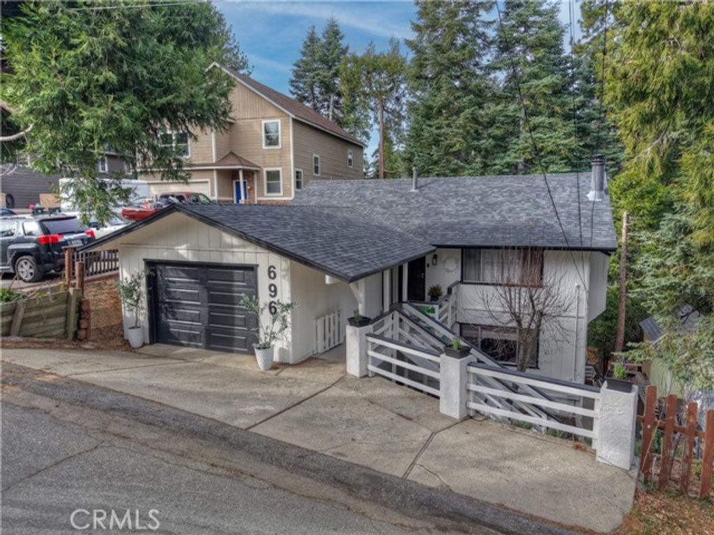 696 Rose Lane, Twin Peaks, CA 92391