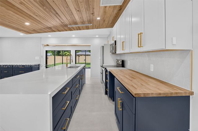 119 SW 4th Ave, Delray Beach, FL 33444