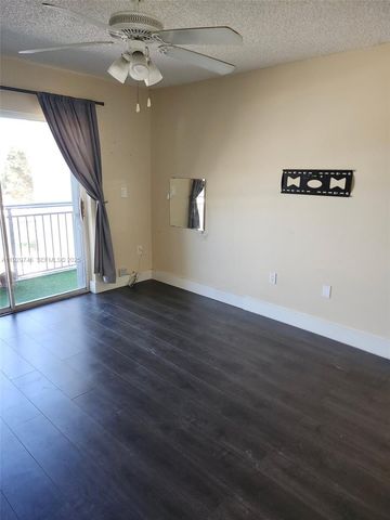 8540 SW 212th St 303, Cutler Bay, FL 33189