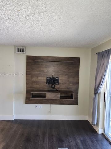 8540 SW 212th St 303, Cutler Bay, FL 33189