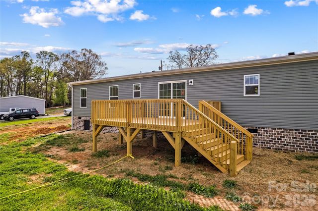 520 Eagle Mills Road, Hamptonville, NC 27020