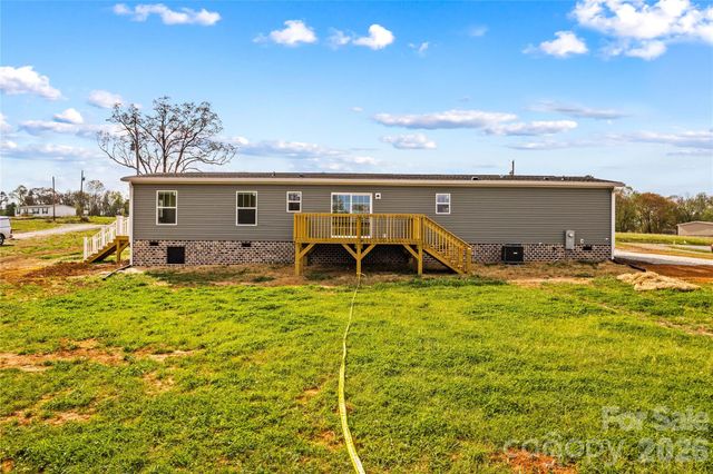 520 Eagle Mills Road, Hamptonville, NC 27020