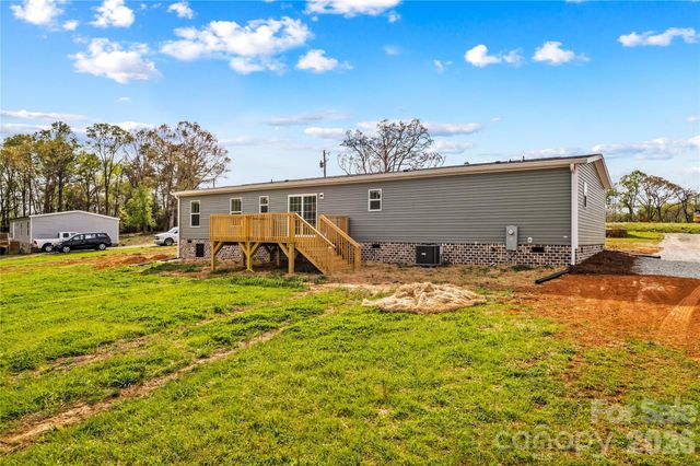 520 Eagle Mills Road, Hamptonville, NC 27020