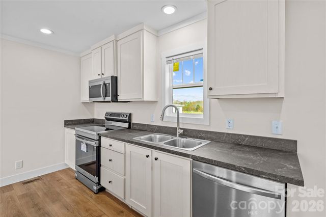 520 Eagle Mills Road, Hamptonville, NC 27020