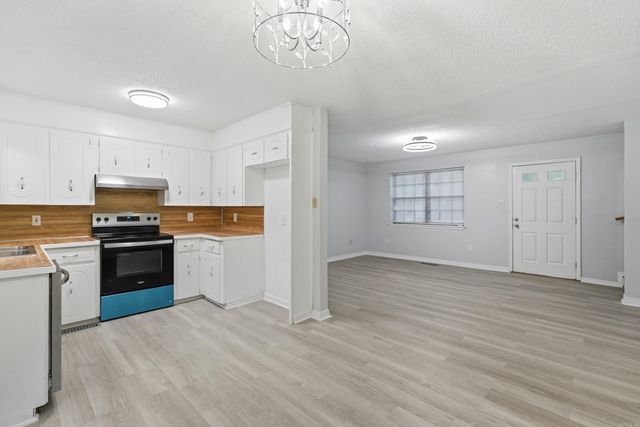 506 Ann Ave, Sherwood, AR 72120