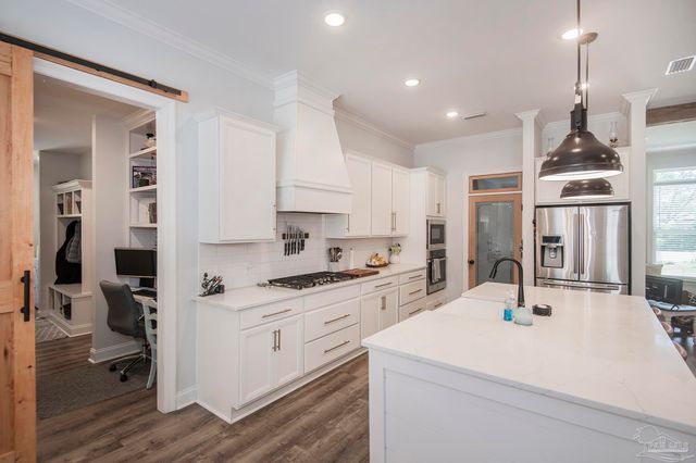 4798 Soundside Dr, Gulf Breeze, FL 32563