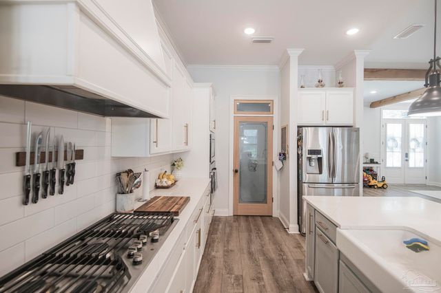 4798 Soundside Dr, Gulf Breeze, FL 32563