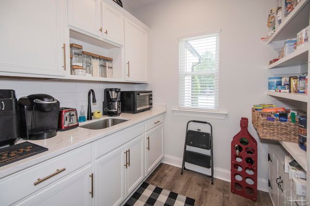 4798 Soundside Dr, Gulf Breeze, FL 32563