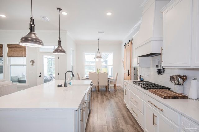 4798 Soundside Dr, Gulf Breeze, FL 32563