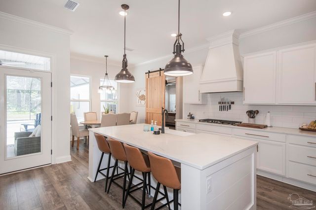 4798 Soundside Dr, Gulf Breeze, FL 32563