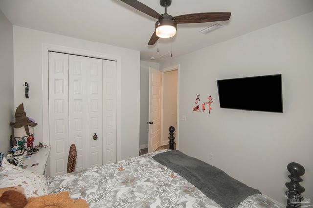 4798 Soundside Dr, Gulf Breeze, FL 32563